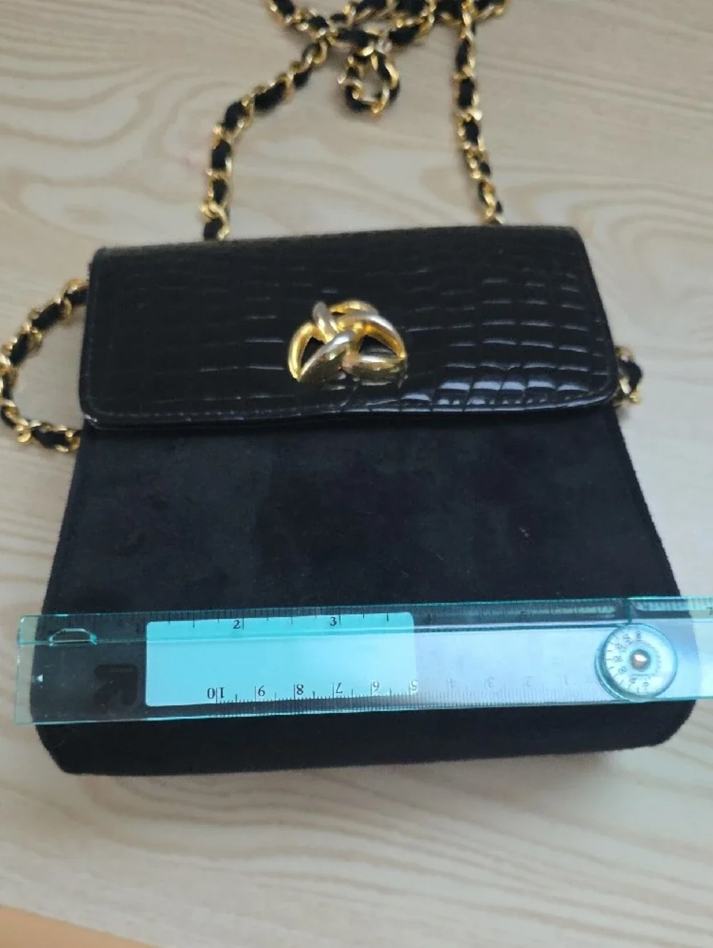 VINTAGE Magid Black Women's Chain Shoulder Bag with Gold Accent